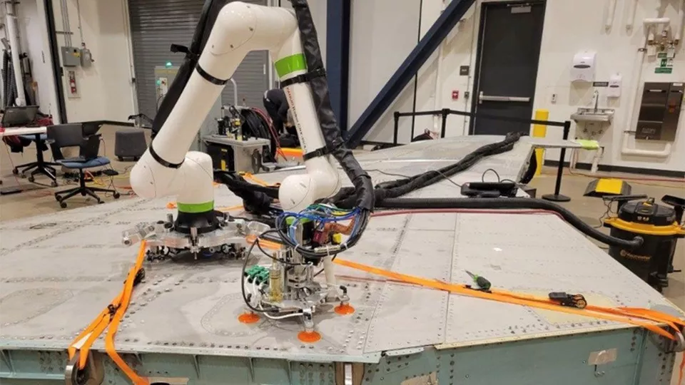 Industrial surface treatment by FANUC Cobot series CRX Industrial surface treatment by FANUC Cobot series CRX