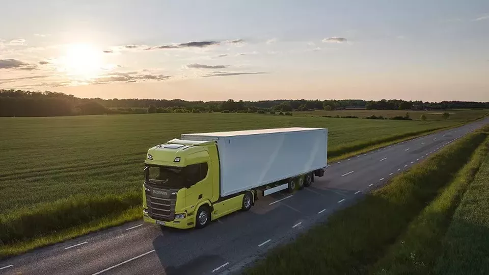 Scania ökar både omsättning och resultat Scania ökar både omsättning och resultat