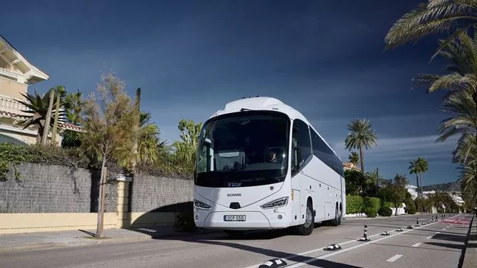47 procent lägre bränsleförbrukning - Scania prisas för ny laddhybrid