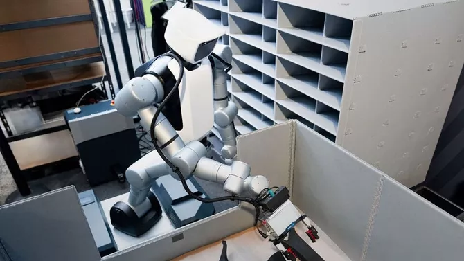 Audi utvecklar framtidens fordonslogistik med AI-drivna humanoida robotar