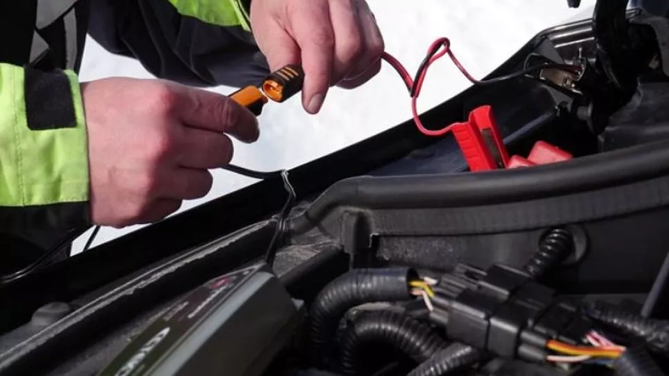 Fem vanliga myter om vinterladdning av bilbatteri Fem vanliga myter om vinterladdning av bilbatteri