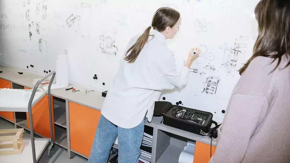 Flexibel industriproduktion kan hjälpa Sverige ställa om i krig Flexibel industriproduktion kan hjälpa Sverige ställa om i krig