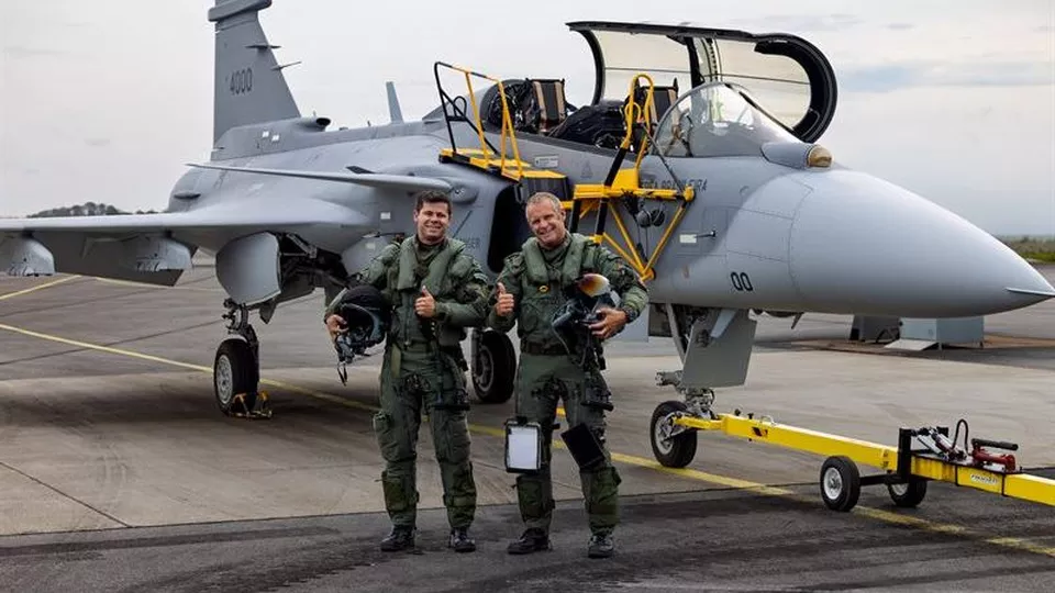Gripen F har lyft för första gången Gripen F har lyft för första gången