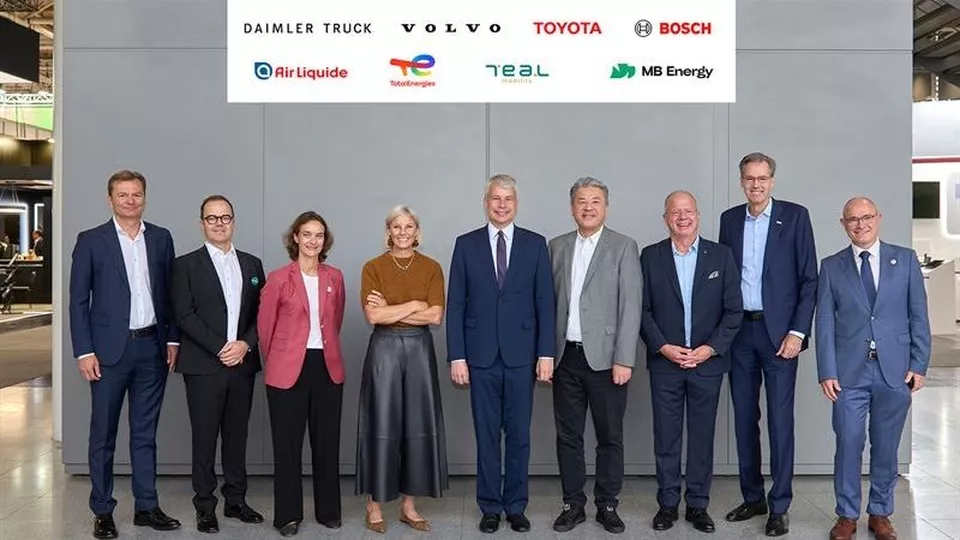 Volvo och industrijättar skalar upp hela värdekedjan för vätgasmobilitet i Europa Volvo och industrijättar skalar upp hela värdekedjan för vätgasmobilitet i Europa