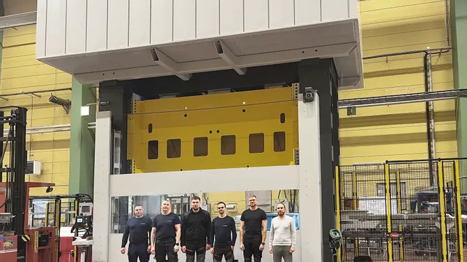 AP&T levererar 400-tons presslinje när polsk tillverkare växlar upp