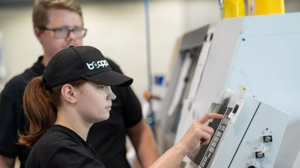 Industrins kompetensförsörjning: CNC-företaget i Mora anställer innan examen Industrins kompetensförsörjning: CNC-företaget i Mora anställer innan examen