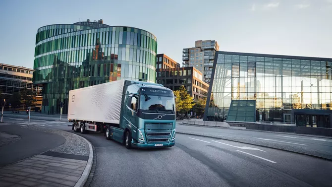 700 km på en laddning - Volvo sätter nya FH Aero Electric i serieproduktion