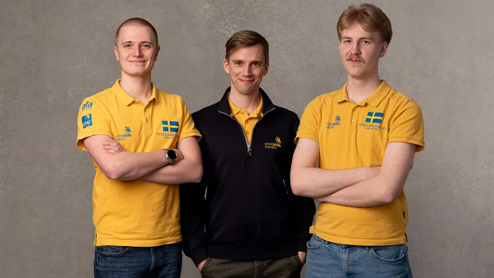 Elias och Hugo ska visa svensk automationskompetens i Shanghai Elias och Hugo ska visa svensk automationskompetens i Shanghai