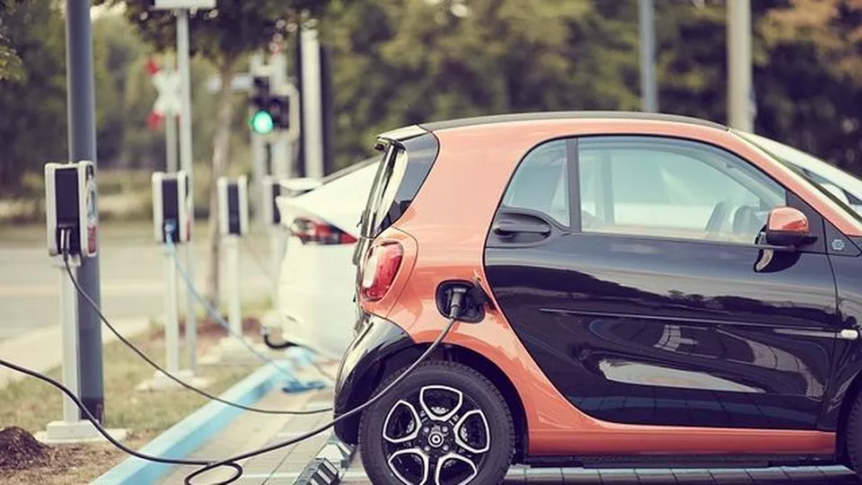 "Ställ krav på batteritest på begagnade elbilar" "Ställ krav på batteritest på begagnade elbilar"