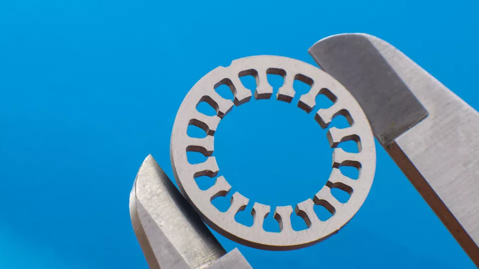 Water Jet Sweden skärper precisionen för avancerade legodetaljer Water Jet Sweden skärper precisionen för avancerade legodetaljer