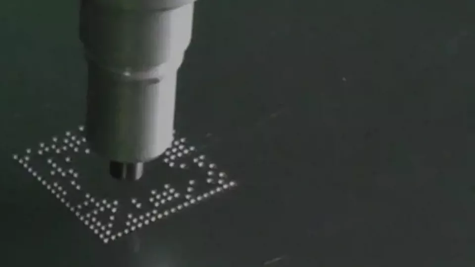 3D-kamera styr lasermärkningen direkt i produktionslinjen 3D-kamera styr lasermärkningen direkt i produktionslinjen