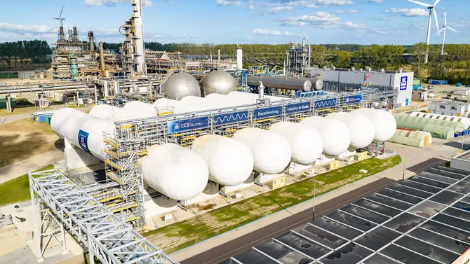 Europas största industriella CCS-anläggning invigd vid Yaras fabrik i Nederländerna