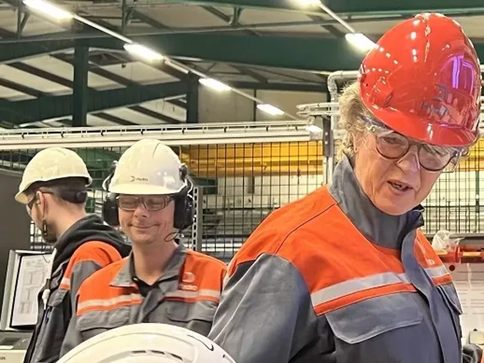 Hydro Extrusion kan tvingas till avskedningar i Teslakonflikten